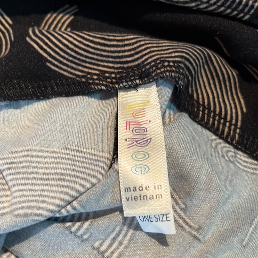 Lularoe womens’ brown and black leggings. One size - Picture 2 of 2